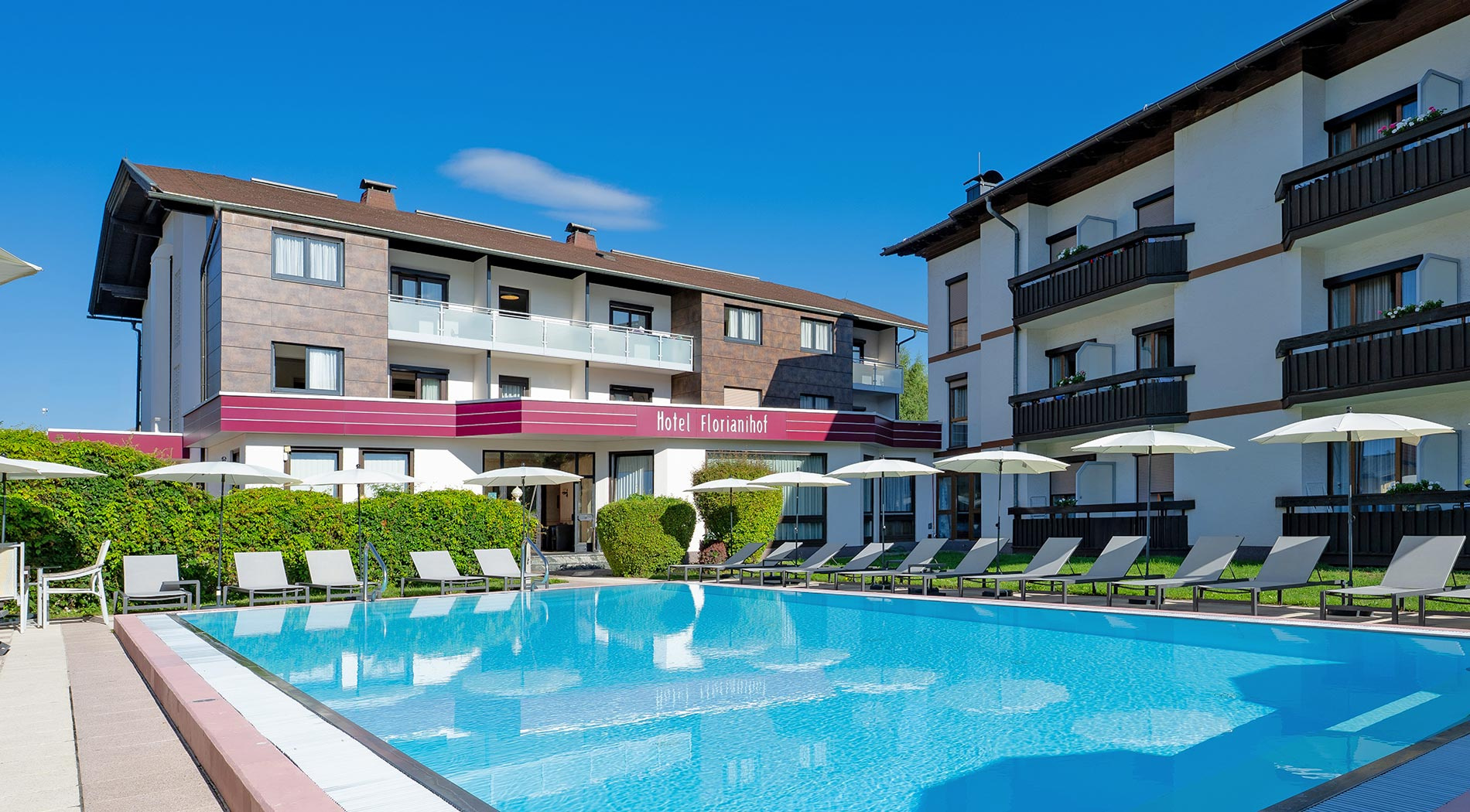 Hotel mit Pool